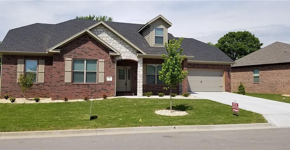 1st image of 8 Villas Way