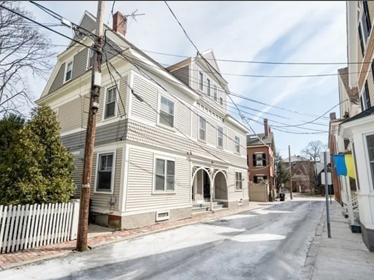 2 Howard St #4 — Photo 2