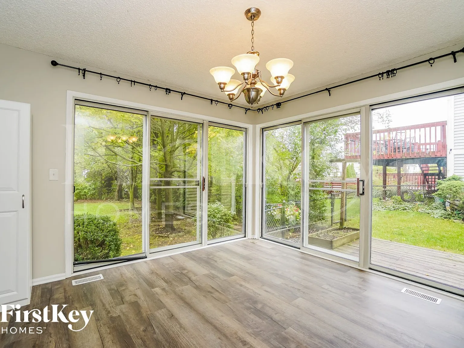 3 bed, 2.5 bath, 1586 sqft, $2,765 — Photo 4