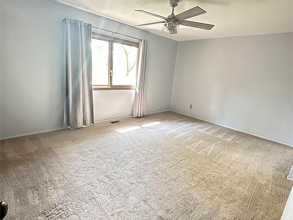 5th image of 1455 Glenpeak Dr