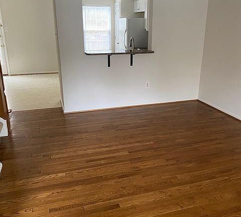 5th image of 610 Coral Reef Dr