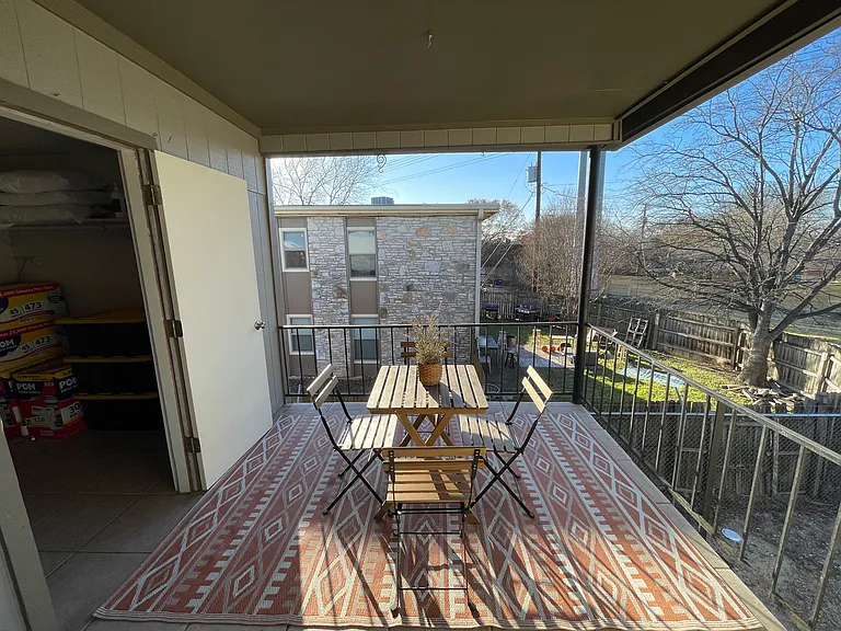 2409 Ventura Dr #C — Photo 15