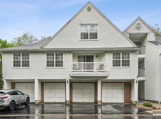 5-2 Vernon Ct, Waldwick, NJ 07463