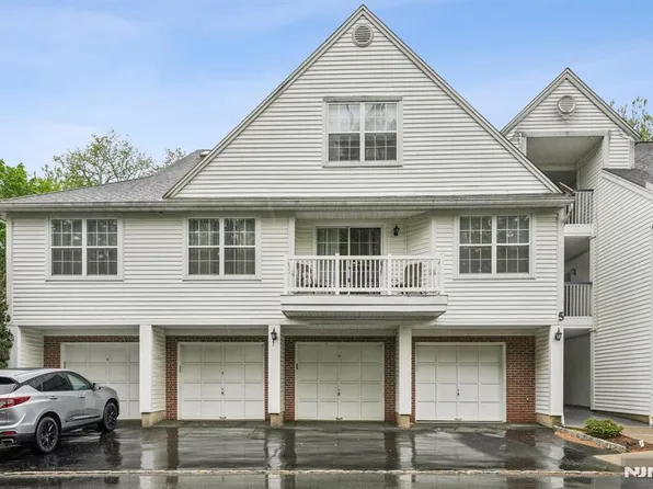 5-2 Vernon Ct, Waldwick, NJ 07463