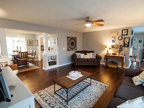 3rd image of 1117 Woods End Ln
