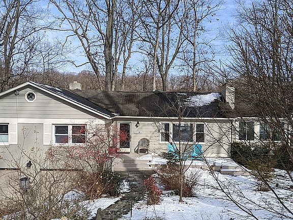 3rd image of 6321 Waterway Dr