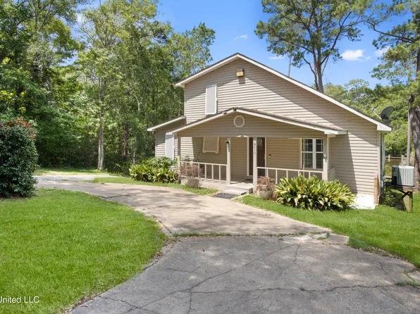 2417 Dolphin Dr, Gautier, MS 39553