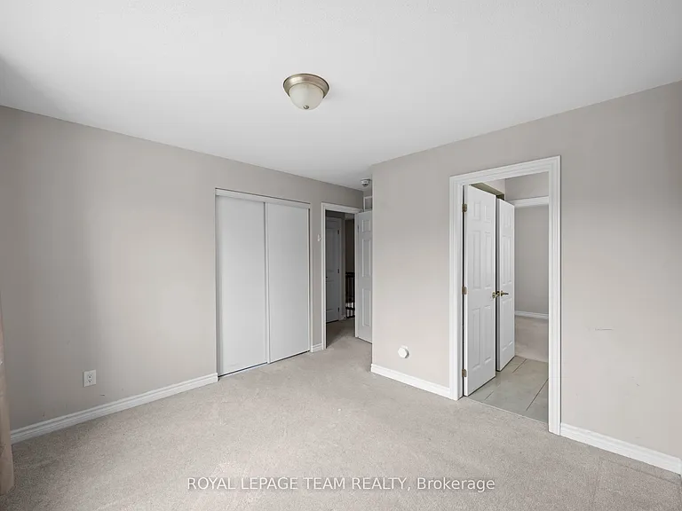 127 Solaris Dr — Photo 23