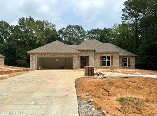 910 N Church St, Richland, MS 39218