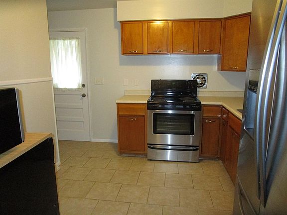 3rd image of 116 Biscoe Dr