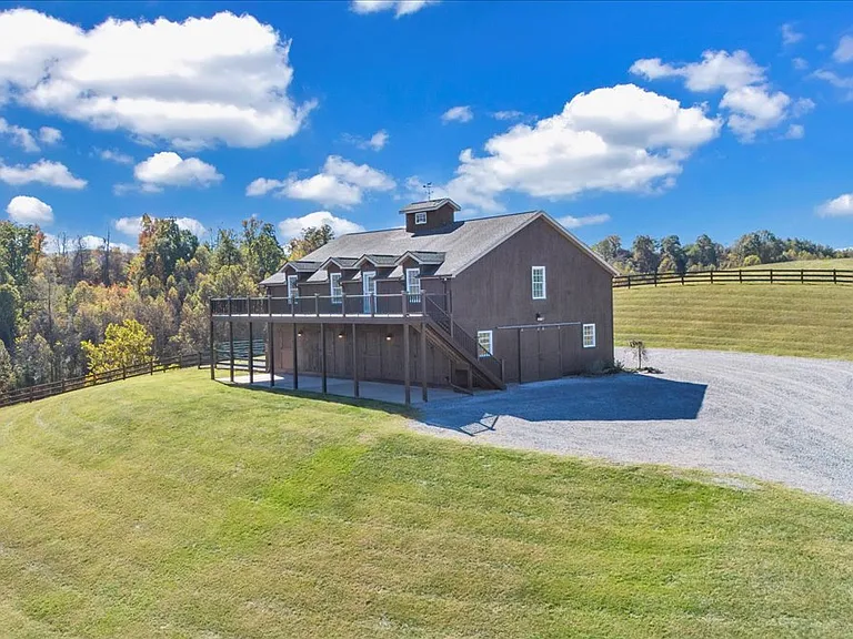 1180 Longfield Rd — Photo 143