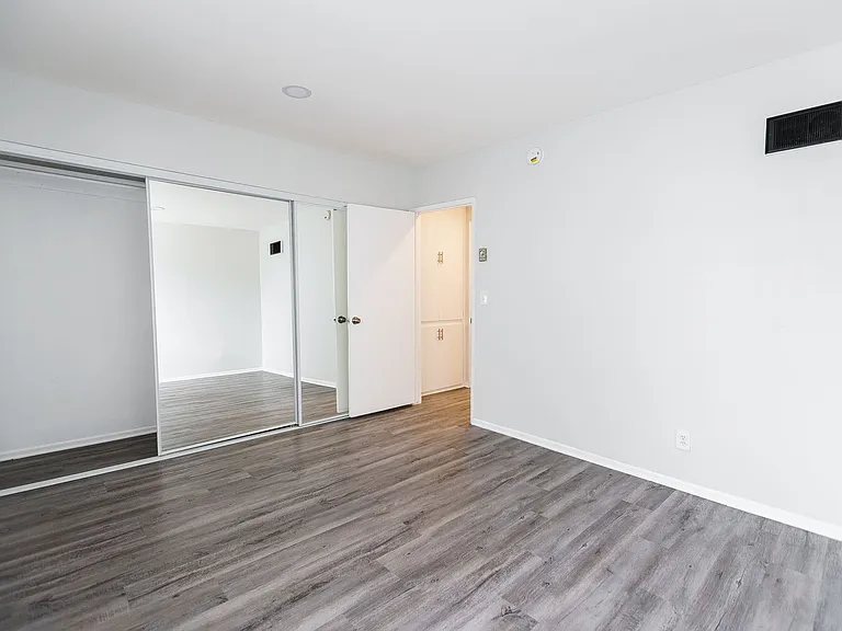 4444 Ensign Avenue — Photo 44