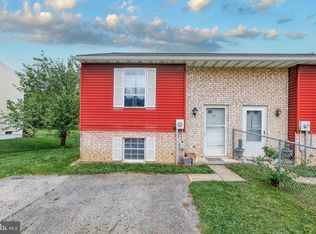 93 Conewago Dr, Hanover, PA 17331