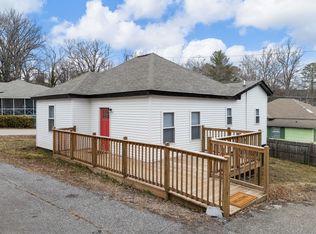 108 Catawba St, Cowpens, SC 29330