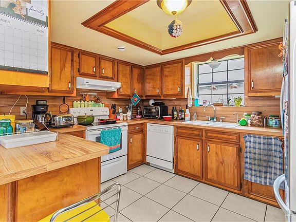 4th image of 7108 N 15th St