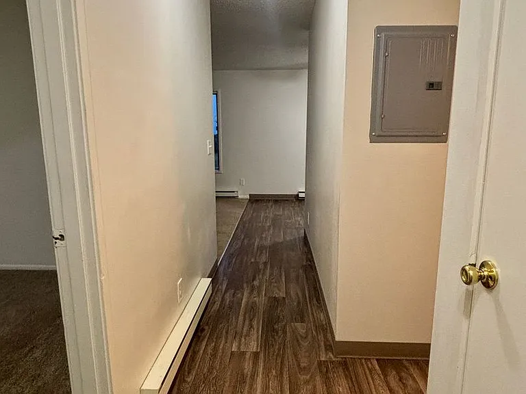 Sunnyside Village Apartments — Photo 30