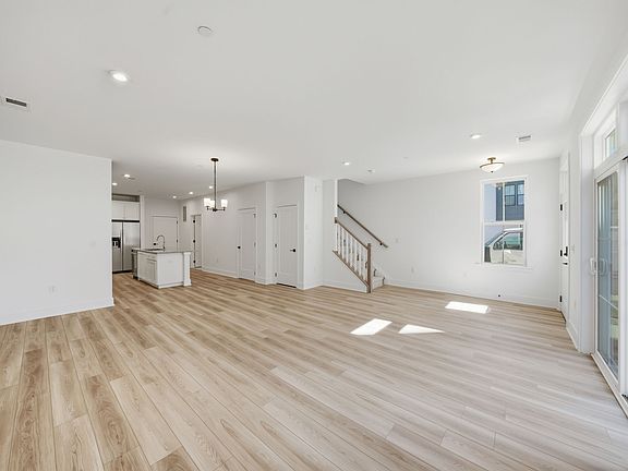 3rd image of 8101 Donatello Dr
