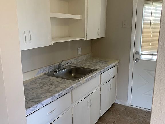 5th image of 1129 Akron St #1133