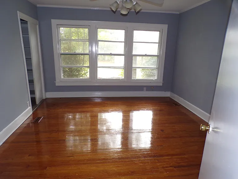 286 White Ave — Photo 6
