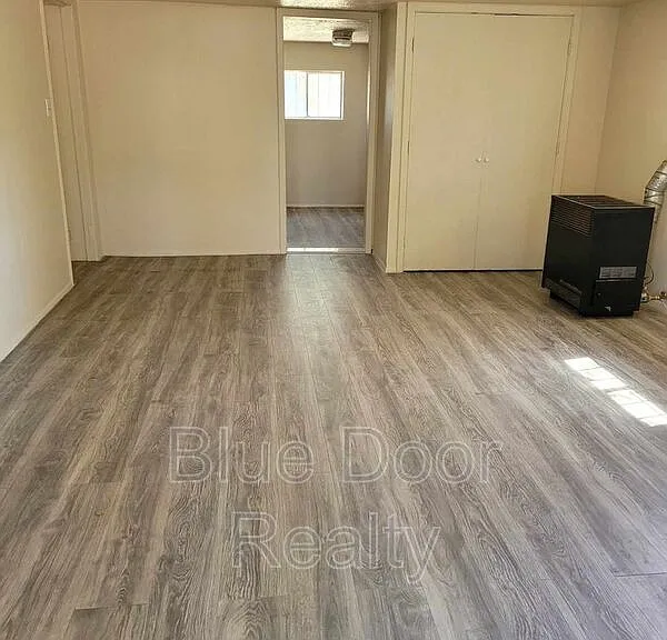 2018 Nancy St SW #B — Photo 2