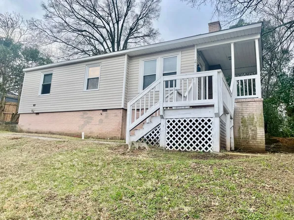 2611 Columbus Cir, Charlotte, NC 28208