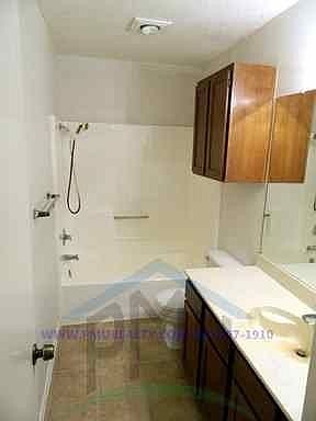 3rd image of 214 Shady Valley Dr
