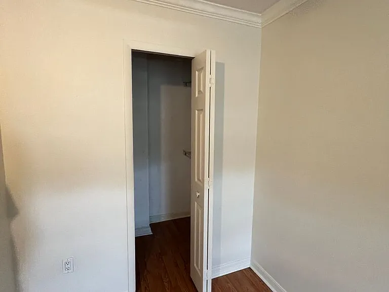 865 Sky Lake Cir #C — Photo 7