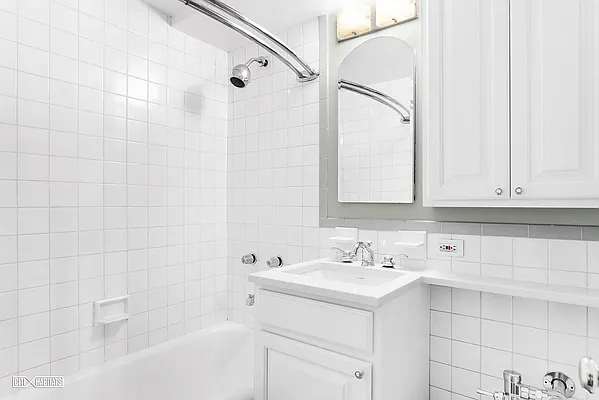 Sold by Citi Habitats | media 6