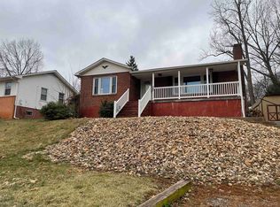 102 Robin Hood Rd UNIT 1, Staunton, VA 24401