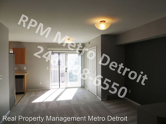 4th image of 135 W Kenilworth Ave #1