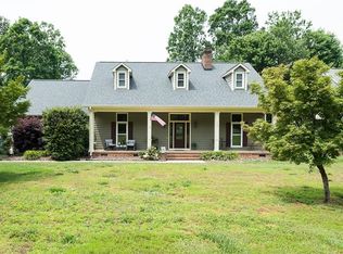 902 S 3rd St, Mebane, NC 27302