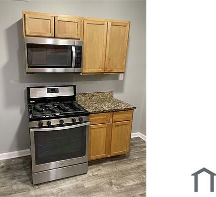 1st image of 4220 S Michigan Ave #3