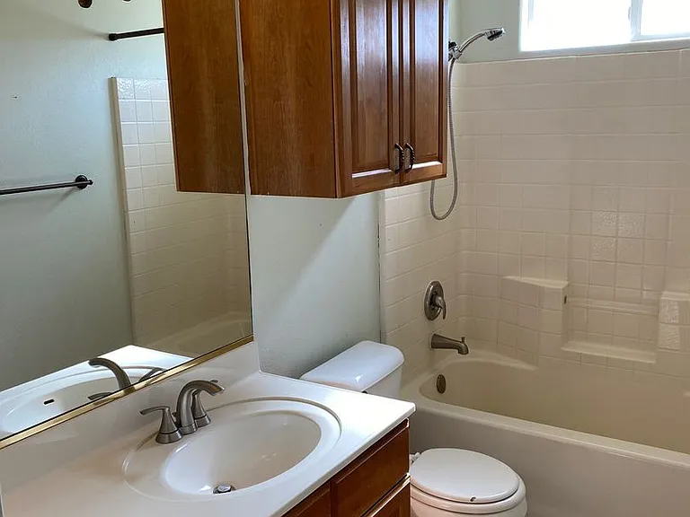196 N 2270 E — Photo 5
