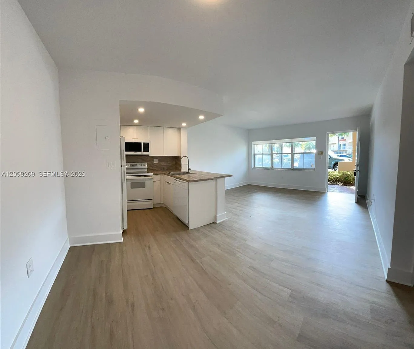 Coral Pointe Townhomes Co — Photo 4