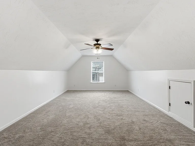 8017 Battle St — Photo 13