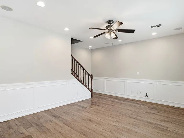 10815 W Avenida Del Rey — Photo 9