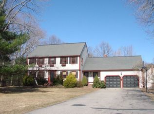 1 Hennessey Dr, Franklin, MA 02038