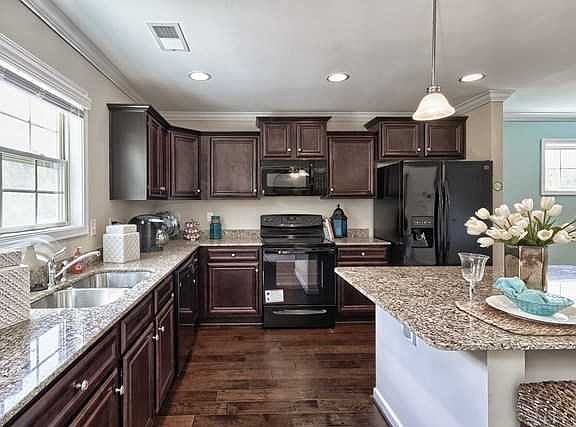5th image of 300 Allans Mill Dr