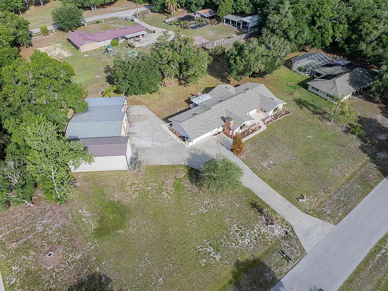 5905 Whispering Pines Rd — Photo 8