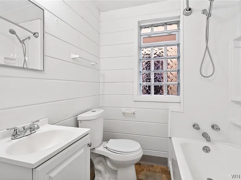 76 Vernon Pl #LOWER — Photo 10