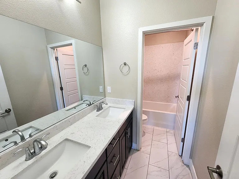 4549 Maple Crest St — Photo 22