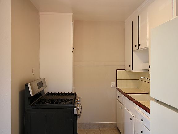 5th image of 325 E William St APT 9
