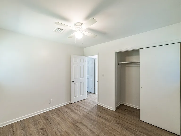 2627 Thornhill Rd NW — Photo 41