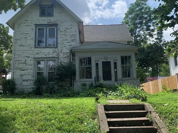 334 State St, Leetonia, OH 44431