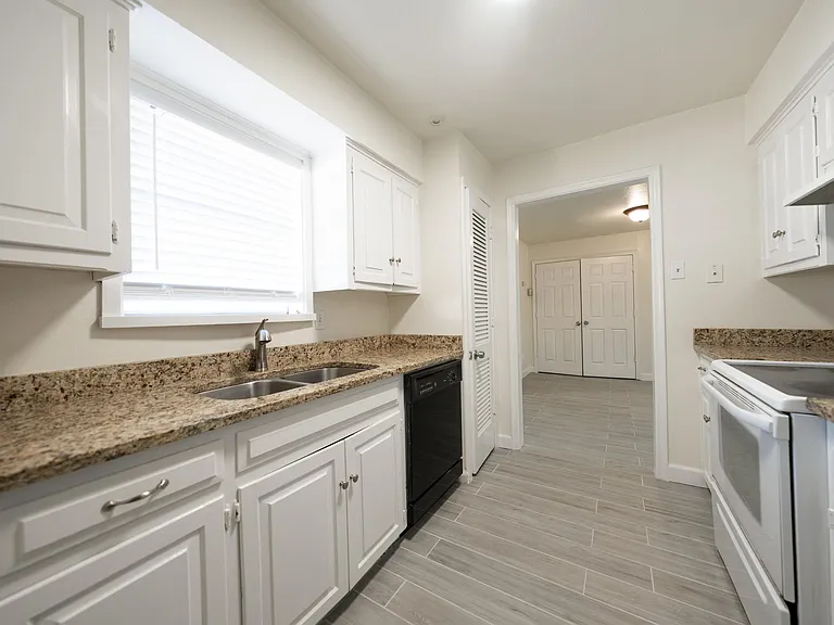 15787 El Estado Dr — Photo 10