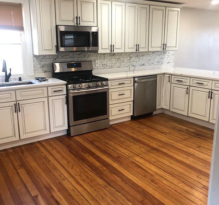 2nd image of 590 Park Ave APT 2