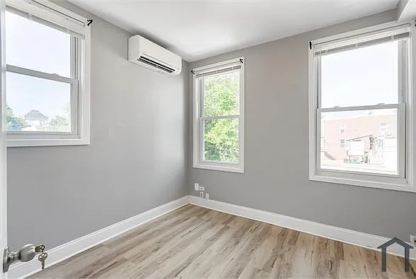 1 bed, $2,000 — Photo 1