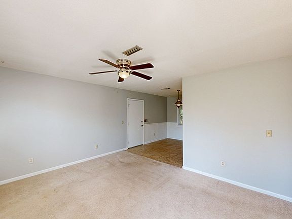 2nd image of 204 Pineridge Rd