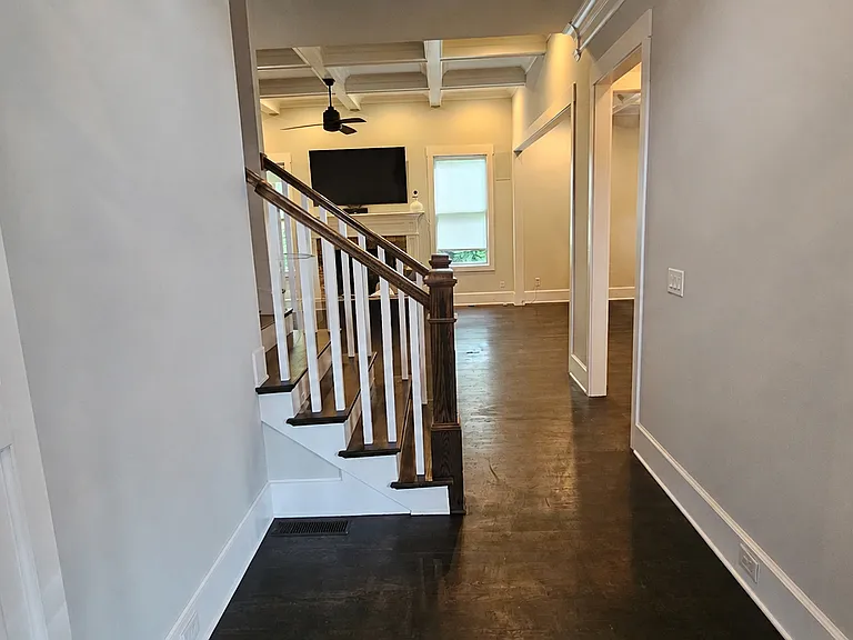 2110 E Roxboro Rd NE — Photo 4
