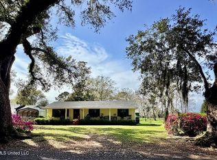 5319 Griffin St, Moss Point, MS 39563